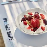 Mrs Armelina By Mr And Mrs White Πανσιόν Νάουσα